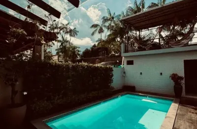 Leidiani Souza Vende: Casa de Alto padrão, 5/4 sendo 4 suites e 1 master,  Lote 10×30, casa altamente luxuosa