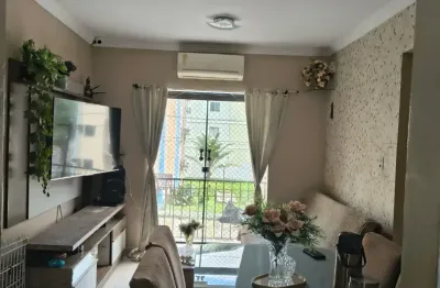 Leidiani Souza Vende: Cond Green Park II, 1° Andar 2 lances de escadas