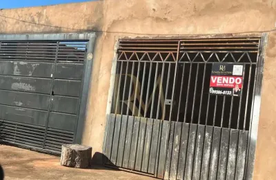 Imóvel de esquina com ponto comercial em funcionamento – oportunidade única!