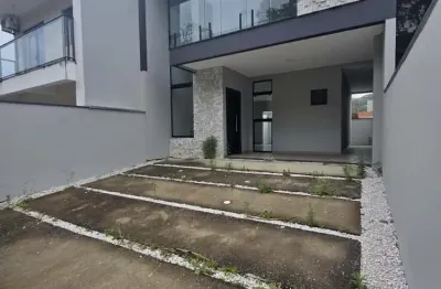 Lindo sobrado pensado para quem busca conforto, praticidade e ótima localização em Balneário Piçarras!