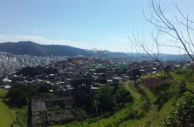 Terreno à venda no Granbery, Juiz de Fora 