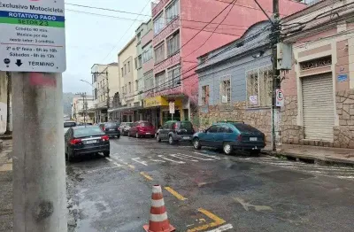 Casa para locação em juiz de fora, centro, 4 dormitórios, 2 banheiros