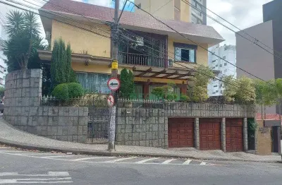 Casa para venda em juiz de fora, santa helena, 5 dormitórios, 1 suíte, 4 banheiros, 3 vagas