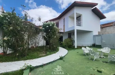 Vende-se casa duplex no quintas do calhau lado praia - 3 quartos - ventilada