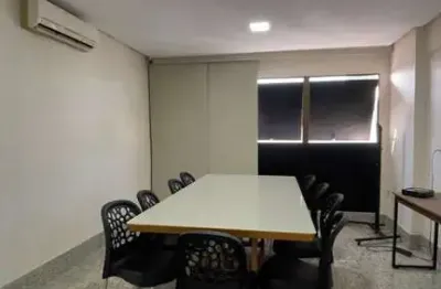 Vende-se Excelente Sala Comercial no Ed. MultiEmpresaria - 38m² - 7º andar