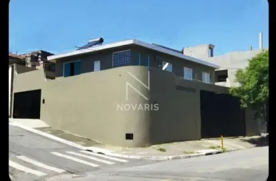 Casa moderna com 3 quartos, área gourmet e estrutura comercial capão redondo