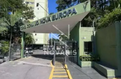 Excelente apto 2 dormitórios com portaria 24h e lazer por apenas r$ 320.000