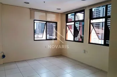 Casa comercial à venda na Rua Américo Brasiliense, 1479, Chácara Santo Antônio, São Paulo