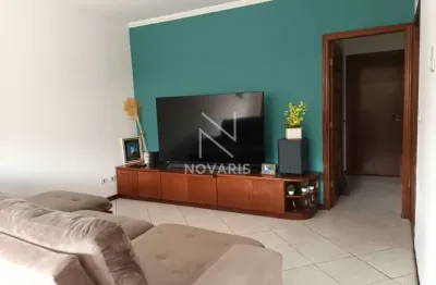 Casa térrea com 90m² área útil com 3 dormitórios sendo 2 suítes 3 vagas no campo grande