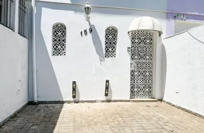 Casa/Sobrado à Venda na Chácara Santo Antônio próximo ao metro