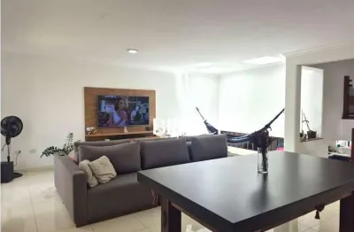 Casa à Venda com 3 Quartos, 2 Suítes, Área Gourmet e 5 Vagas no- Assunção - São Bernardo do Campo/SP - Conforto e Espaço para Toda a Família