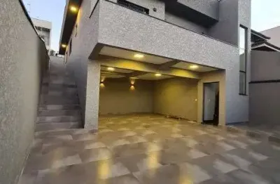 Sobrado para venda possui 167 metros quadrados com 3 quartos