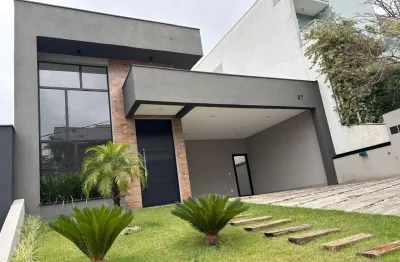 Casa térrea no cond. euroville 2 com 3 suites, sendo uma master