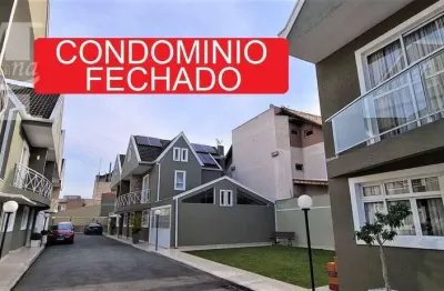 Triplex. água verde/guaíra. condomínio fechado, 03 quartos, churrasqueira e armários.