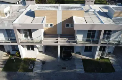 Sobrado alto padrão, ótimo. acabamento churrasqueira cozinha planejada piscina bairro campo comprido.
