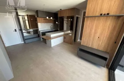 Apartamento alto padrão no edifício hedge, batel. semi-mobiliado, andar alto, 2 vagas. condomínio clube.