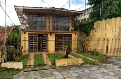 Terreno à venda com casa ampla no pinheirinho. excelente oportunidade!
