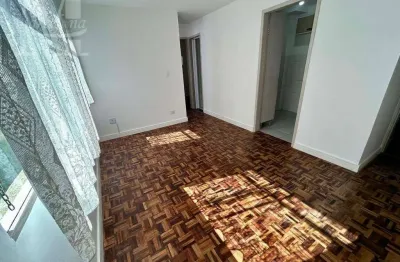 Apartamento capão da imbuia, cond dona iracema.  Térreo, com 02 quartos e 01 vaga de garagem.