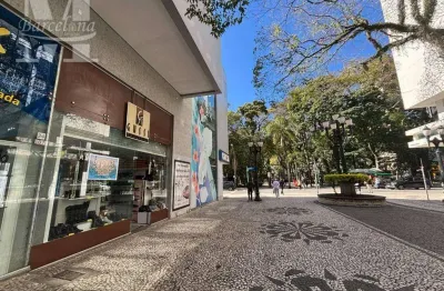Loja no calçadão da praça osório. centro de curitiba, ao lado da caixa econômica. próxima ao palácio avenida