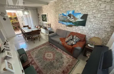 Sobrado a venda - santo inácio. condomínio fechado. espaço gourmet. churrasqueira. próximo ao parque barigui.