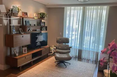 Apartamento a venda no agua verde, próximo clube curitibano; sacada com churrasqueira, 2 vagas.