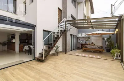 Sobrado mobiliado à venda – água verde – espaço gourmet – churrasqueira