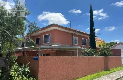 Ótimo sobrado de esquina, com terreno e churrasqueira. excelente localização.