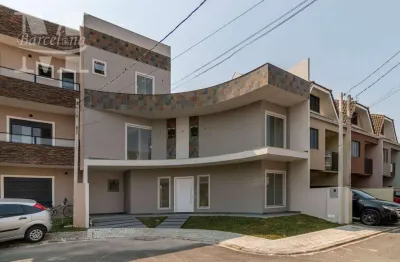 Casa em condomínio fechado à venda no Residencial João Bettega – 220 m² de área construída – 3 Quartos - 1 suíte - 3 vagas de garagem.
