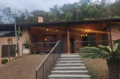 Casa com vista livre para as montanhas em itaipava  -  petrópolis