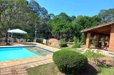 Chácara de luxo em condomínio exclusivo em indaiatuba-sp - 4 quartos, 4 suítes, 2 salas, 403,55 m² de área no parque da grama.
