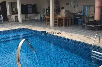 Apresentamos sobrado localizado em ótima região na vila oliveira.