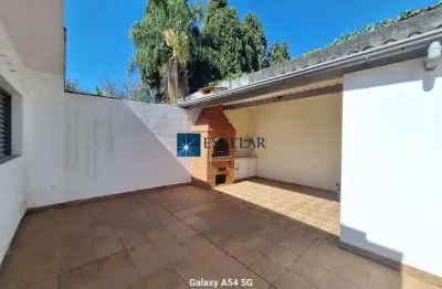 Ótima casa térrea super versátil para locação na vila oliveira