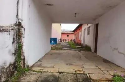 Ampla casa térrea em excelente localização na vila industrial