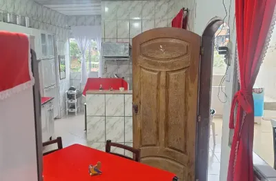 Casa térrea com 3 quartos, localizada no bairro jardim botânico, em cariacica. ideal para quem quer sair do aluguel, com um preço acessível. a residência não possui garagem, mas conta com um quintal —
