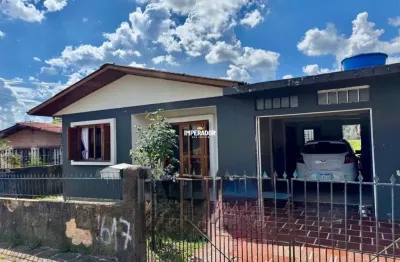 Casa com 2 quartos à venda na rua caetano petinelli, 617, fátima, caxias do sul por r$ 470.000