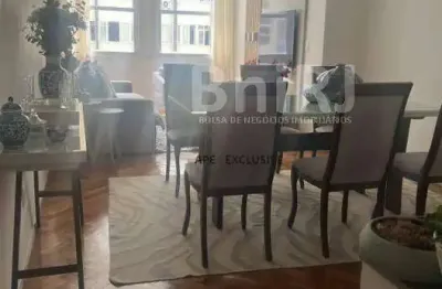 Raridade! excelente localização! próximo praia metro e todo comércio.