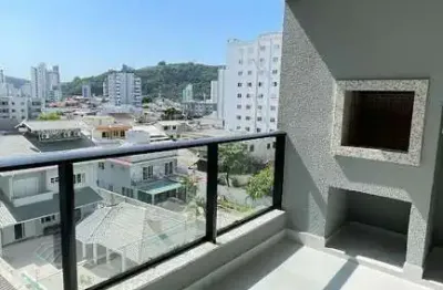 Excelente apartamento de 3 dormitótios sendo uma suíte no bairro vila operaria em itajaí sc