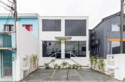 Casa comercial com 6 salas para alugar na Rua Pio XI, 251, Alto da Lapa, São Paulo