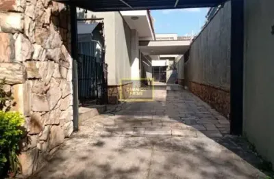 Casa térrea espetacular com 3 suítes, lazer completo e edícula em localização privilegiada!