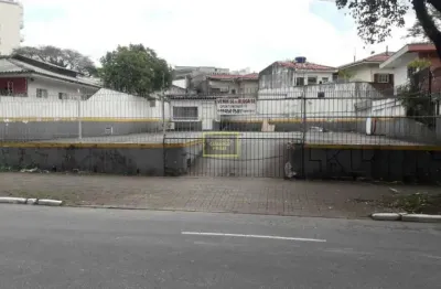 Terreno plano, rua de movimento de carros,  a 250 metros da estação metrô  butantã .