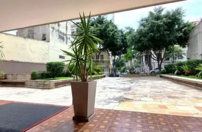 Junto à praça roosevelt, ao parque augusta, ao teatro de cultura artística, e ao terminal bandeiras