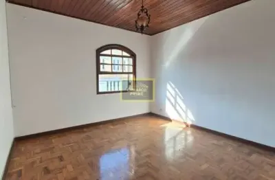 Onde a história se encontra com o conforto moderno nesta casa charmosa de 90m².
