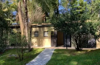 Casa de vila, na estância de atibaia, com 450 metros, para venda ou locação.