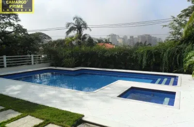 Sobrado no pacaembu com piscina, churrasqueira e 10 vagas