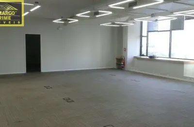 Imóvel com 374,80 m², com apenas 9 minutos da estação berrini cptm