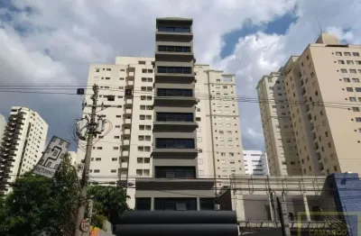 Ótimo prédio comercial possui 7 andares, próximo a estação de metrô moema.