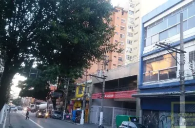 Ótima loja com 2 pisos em excelente ponto comercial da rua teodoro sampaio!