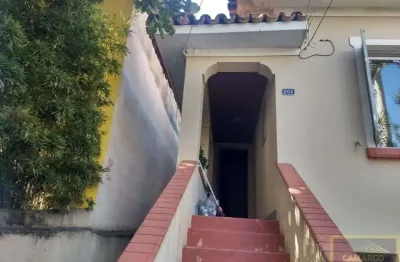 Casa térrea com 2 dormitórios e 2 vagas na vila madalena!