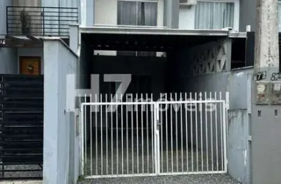 Casa com 2 quartos para alugar no Morro do Meio, Joinville 