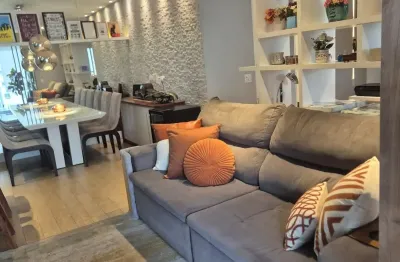 Apartamento moderno e funcional, com acabamento fino e marcenaria em todos os cômodos